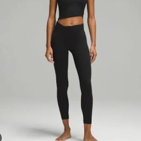 Lululemon asymmetrical waist align leggings size 6 - Picture 3 of 6